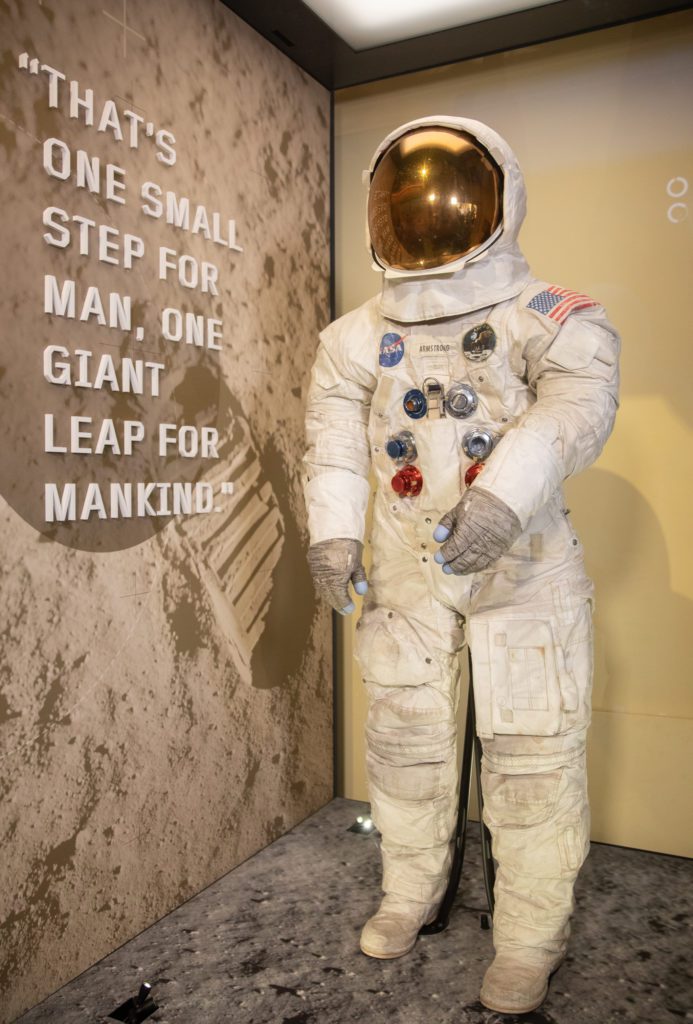 Top more than 134 neil armstrong suit latest