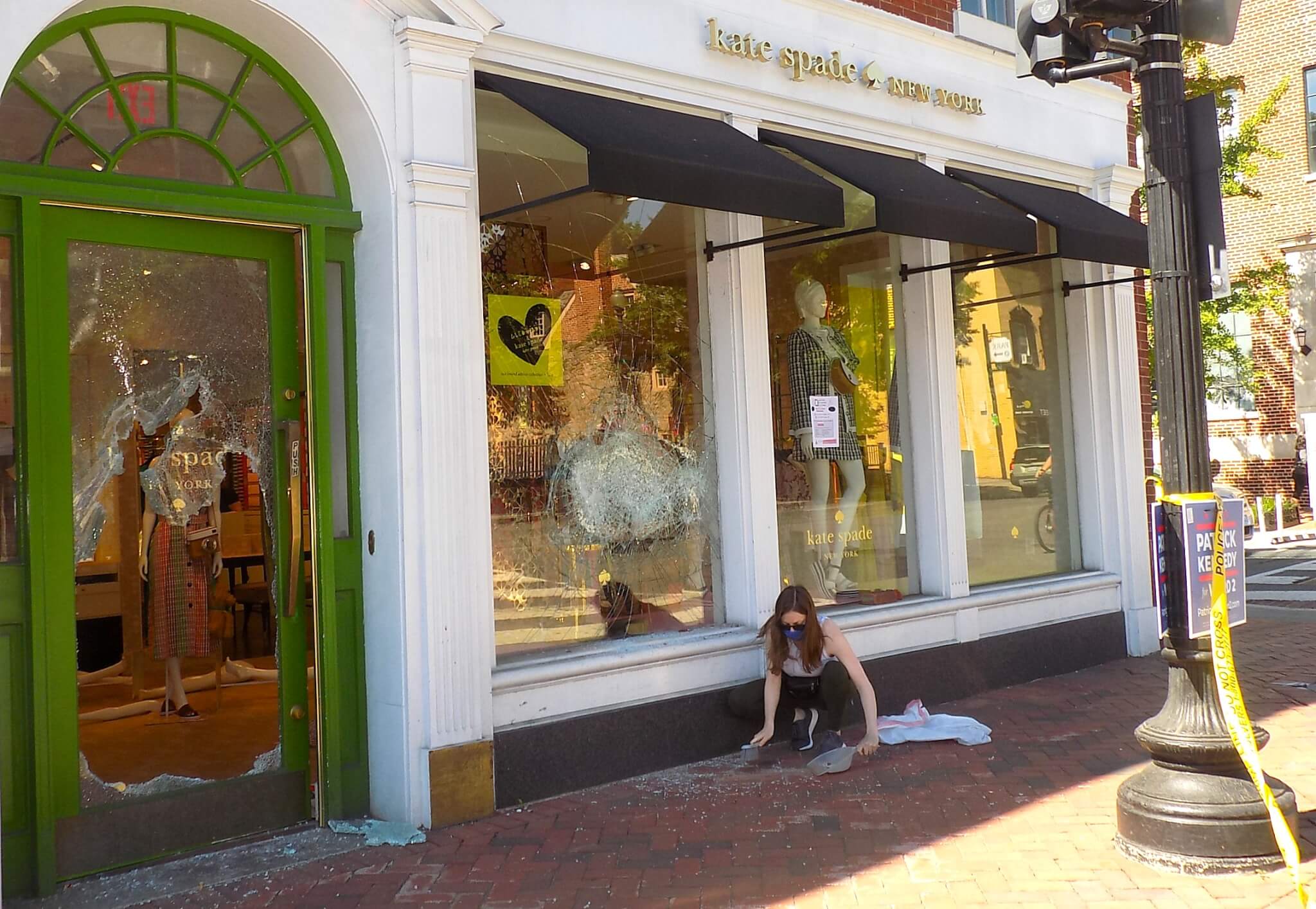 Georgetown Cleans Up After Looting; Curfew Set at 7 . (photos) | The  Georgetowner