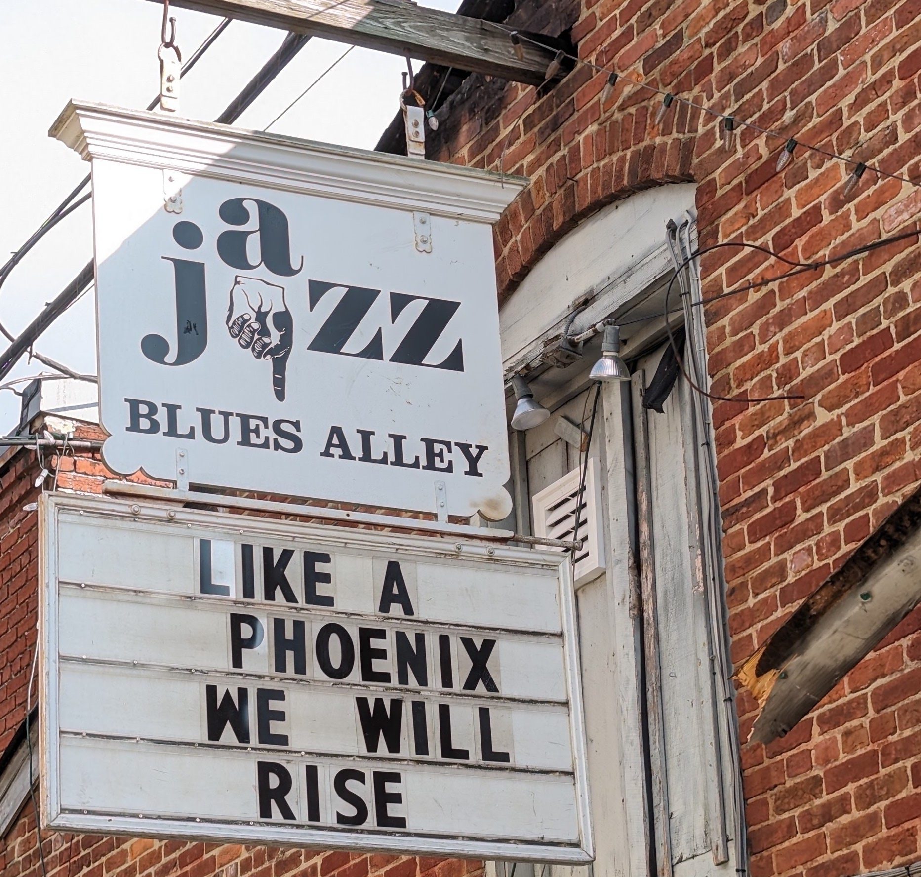 Blues Alley Reopens After Fire The
