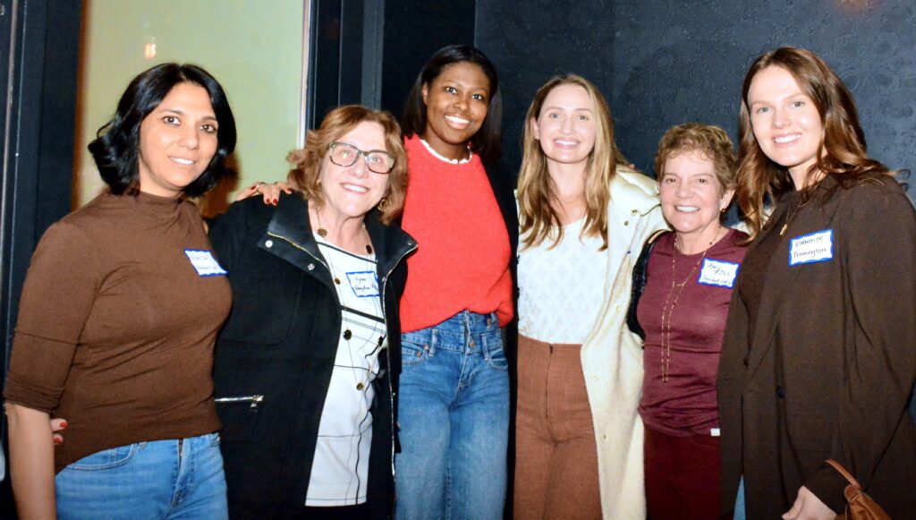 Citizens Gather at Newcomer Jinya