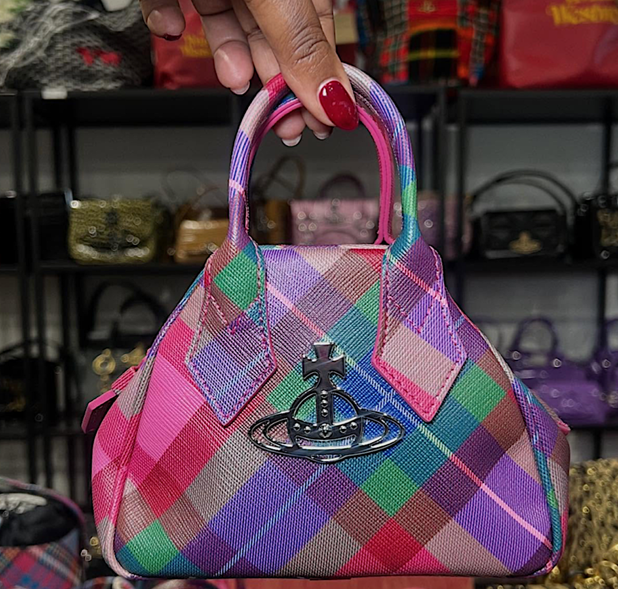 Business Ins & Outs: 260 Sample Sale, Spicewalla, Olli; Bonne Vache ...